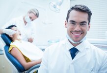 Dentist warns that Halloween treats ages teeth of refugees