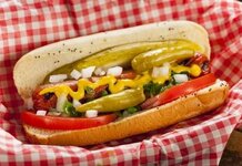 G20 Crisis as Trump eats hot dogs in Hamburg. Hot dog