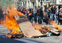 The Canary calls for Tory MP to resign after failing to wash hands after using urinal Protests