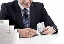 The Man Who Broke The Bank Of England Backs Corbyn Man counting money