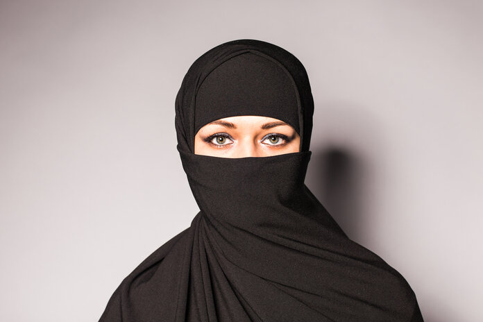 MP's staff to wear burkas in effort to make them less alluring to MP's ...