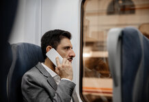 Recruitment Consultant talking loudly on phone on train sounds like a bell end, agree passengers