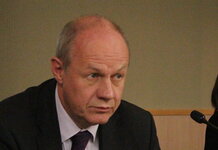 “I did not have fap relations with my work computer” says Damien Green