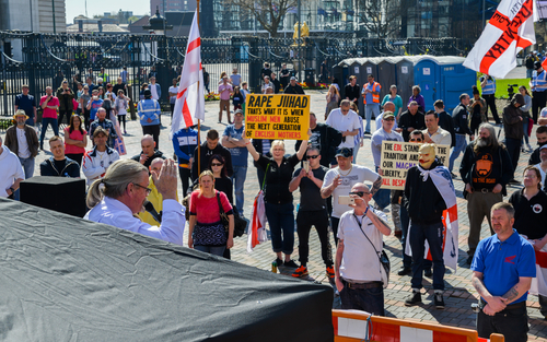 Man singing “Free Tommy Robinson” thought he was entering competition to meet him