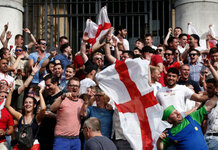 Mob smashing ambulance up fine because it’s the will of the people, confirm Brexiteers