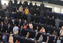 Brexit Party MEPs accidentally turn to face Mecca during national anthem